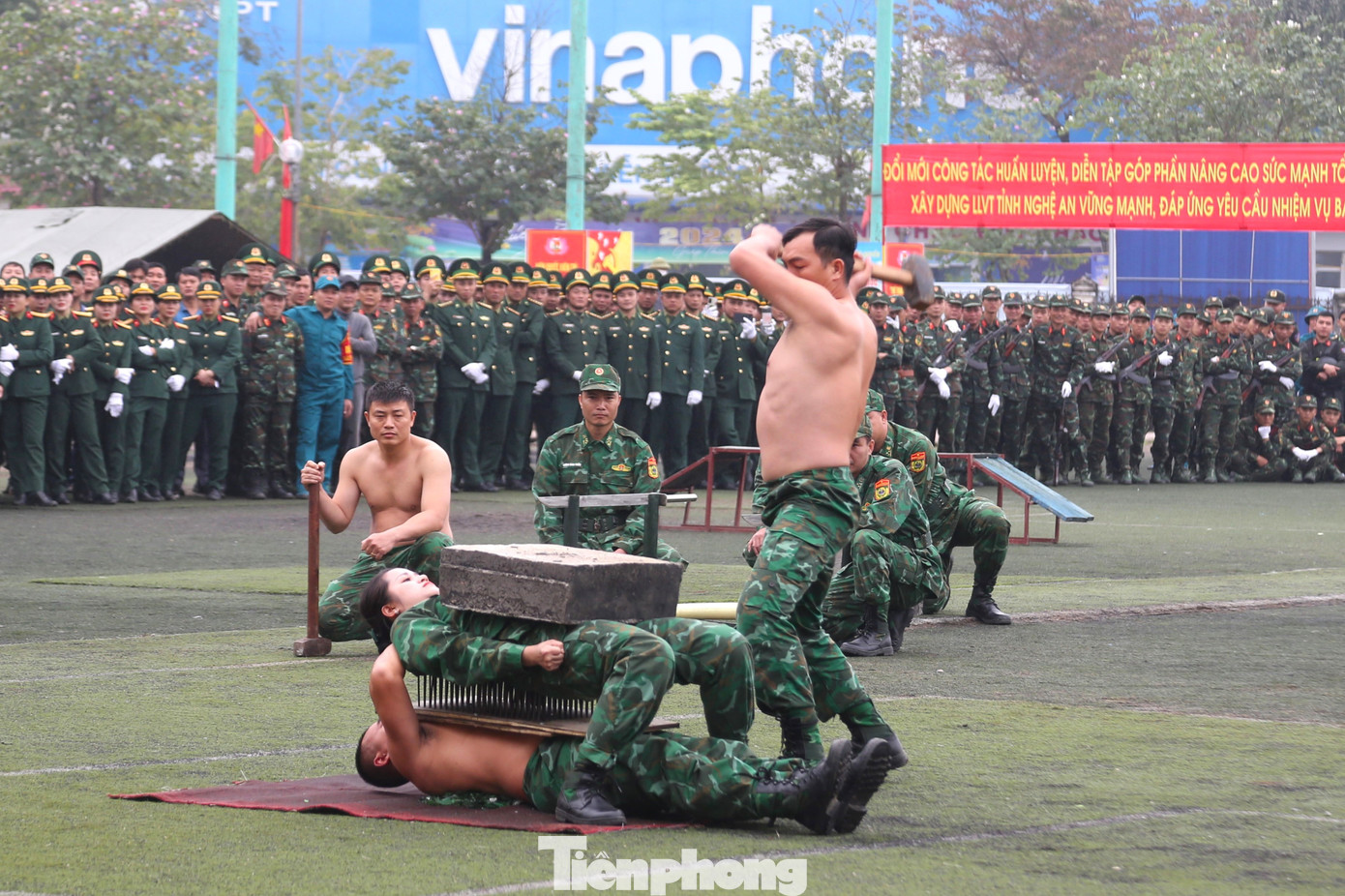 Biểu diễn công phá, một nội dung được đưa vào huấn luyện thường xuyên của lực lượng trinh sát đặc nhiệm.