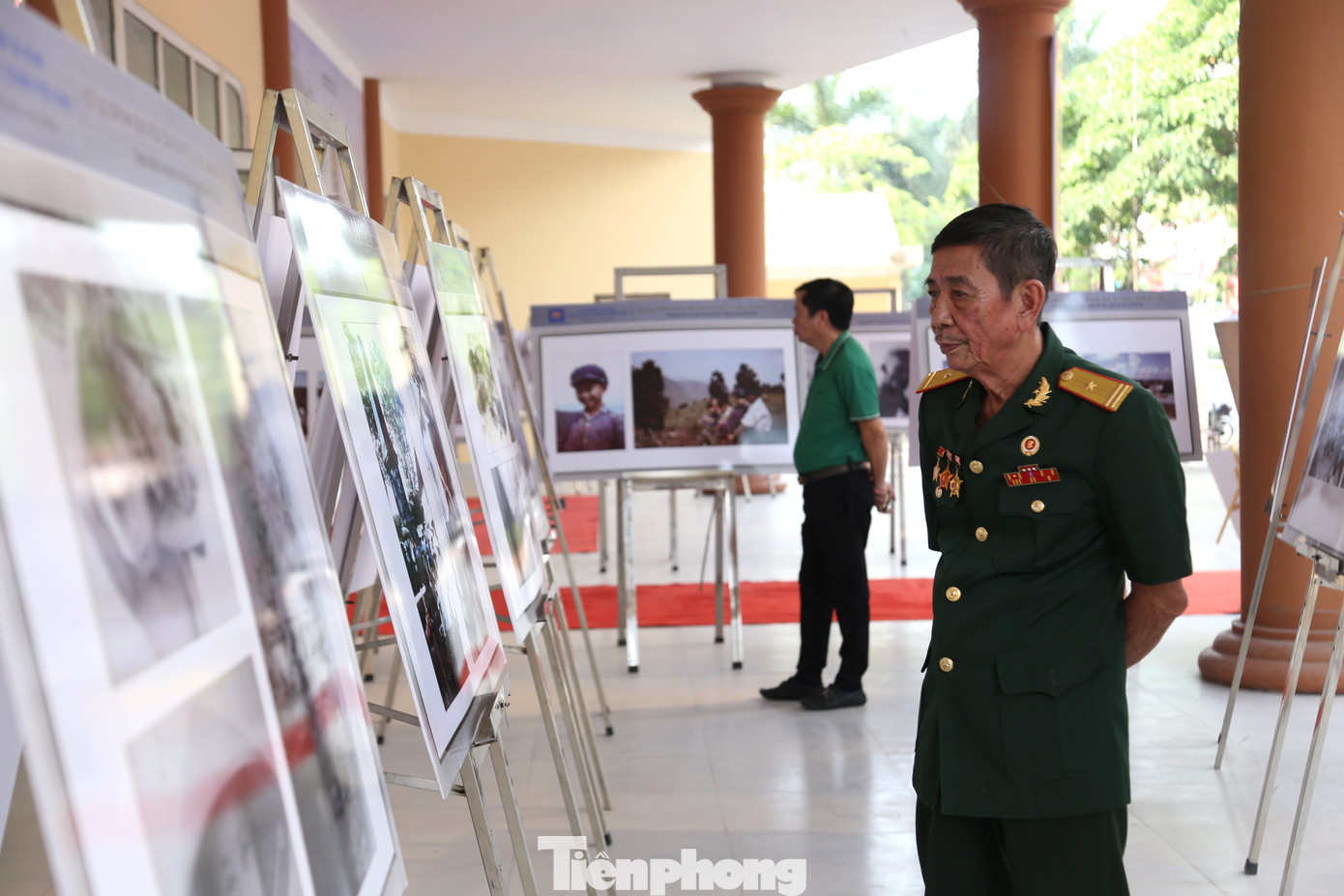 Hội Hữu nghị Việt - Đức tỉnh Nghệ An phối hợp với Hội Kiến trúc sư Nghệ An và nhóm Vinh Xưa vừa tổ chức kỷ niệm 50 năm ngày tái thiết thành phố Vinh (1/5/1974-1/5/2024). Tại đây đã trưng bày bộ ảnh về quá trình tái thiết thành phố Vinh, bộ sưu tập ảnh và ký họa của kiến trúc sư, họa sĩ Werner Georges - cựu chuyên gia Đức xây dựng thành phố Vinh.