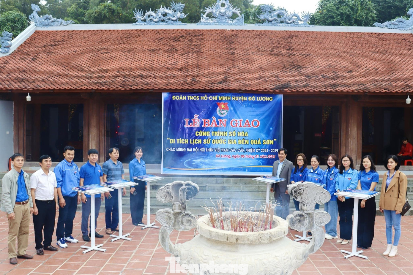 Lễ bàn giao công trình số hóa di tích lịch sử Quốc gia đền Quả Sơn.