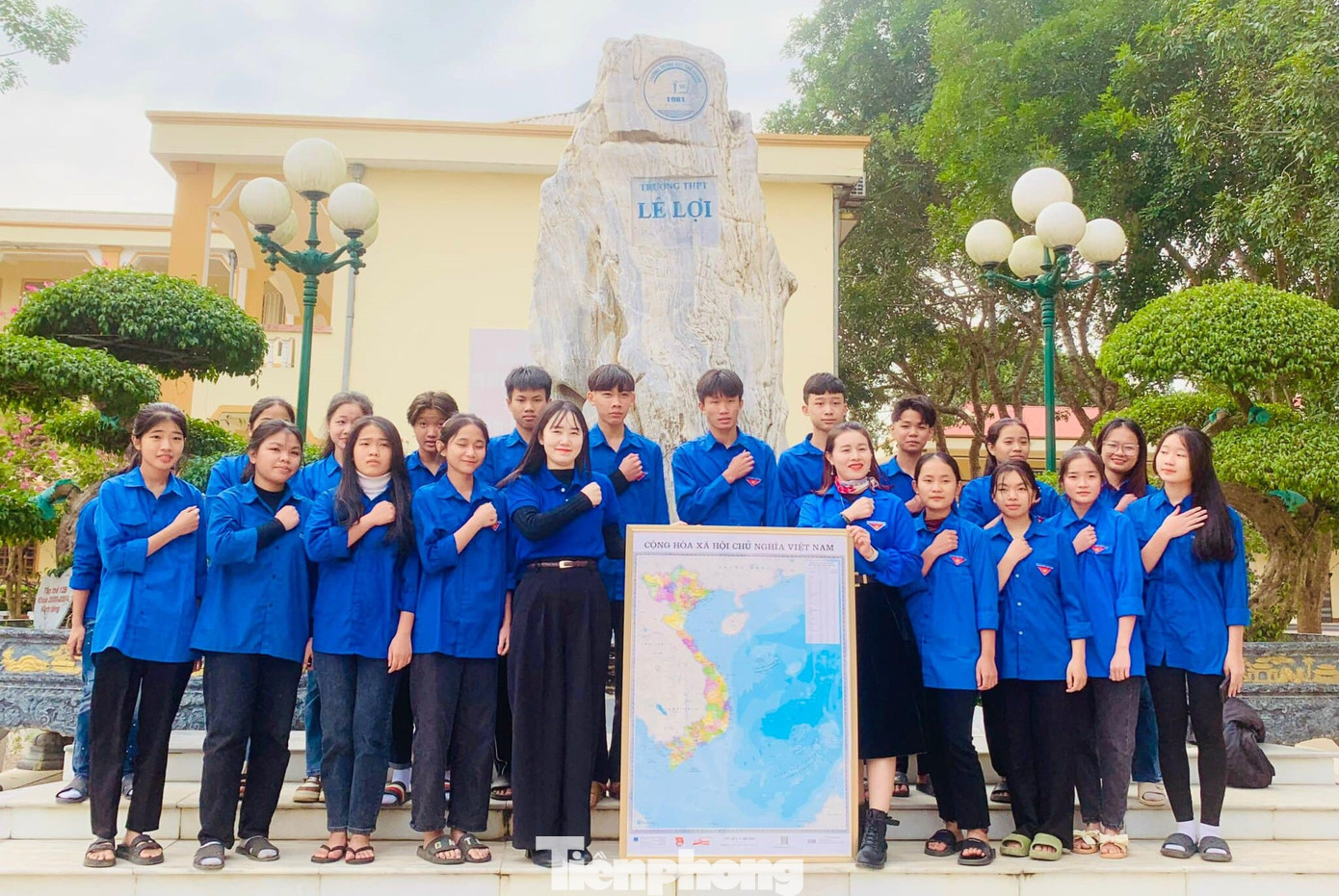 Gửi gắm thông điệp về cuộc vận động, chị Thái Thị Hoa, Đoàn Trường THPT Lê Lợi, huyện Tân Kỳ chia sẻ: “Luôn tự hào là một mảnh ghép nhỏ của dải đất hình chữ S thân thương. Cuộc vận động thực sự đã lay động và thức tỉnh hàng triệu trái tim về ý nghĩa to lớn của tinh thần yêu nước, sự nhiệt huyết, tận hiến của tuổi trẻ Việt Nam”.