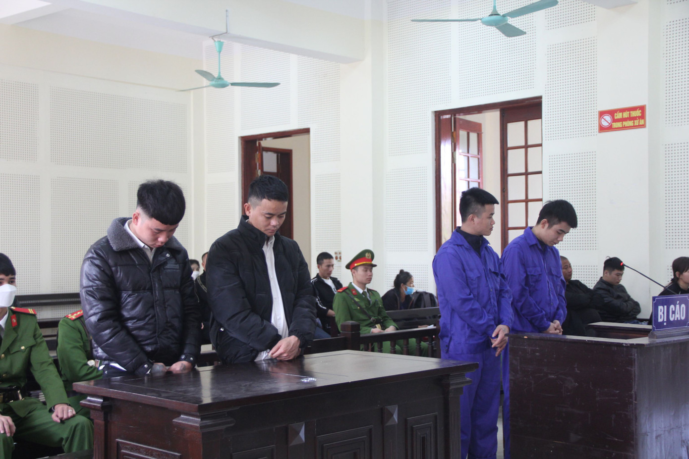 Các bị cáo tại tòa