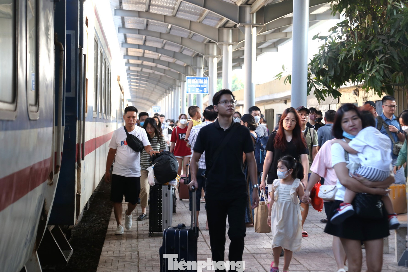 Hầu hết vé tàu đi và đến Nghệ An đã được hành khách đặt trước dịp nghỉ lễ.