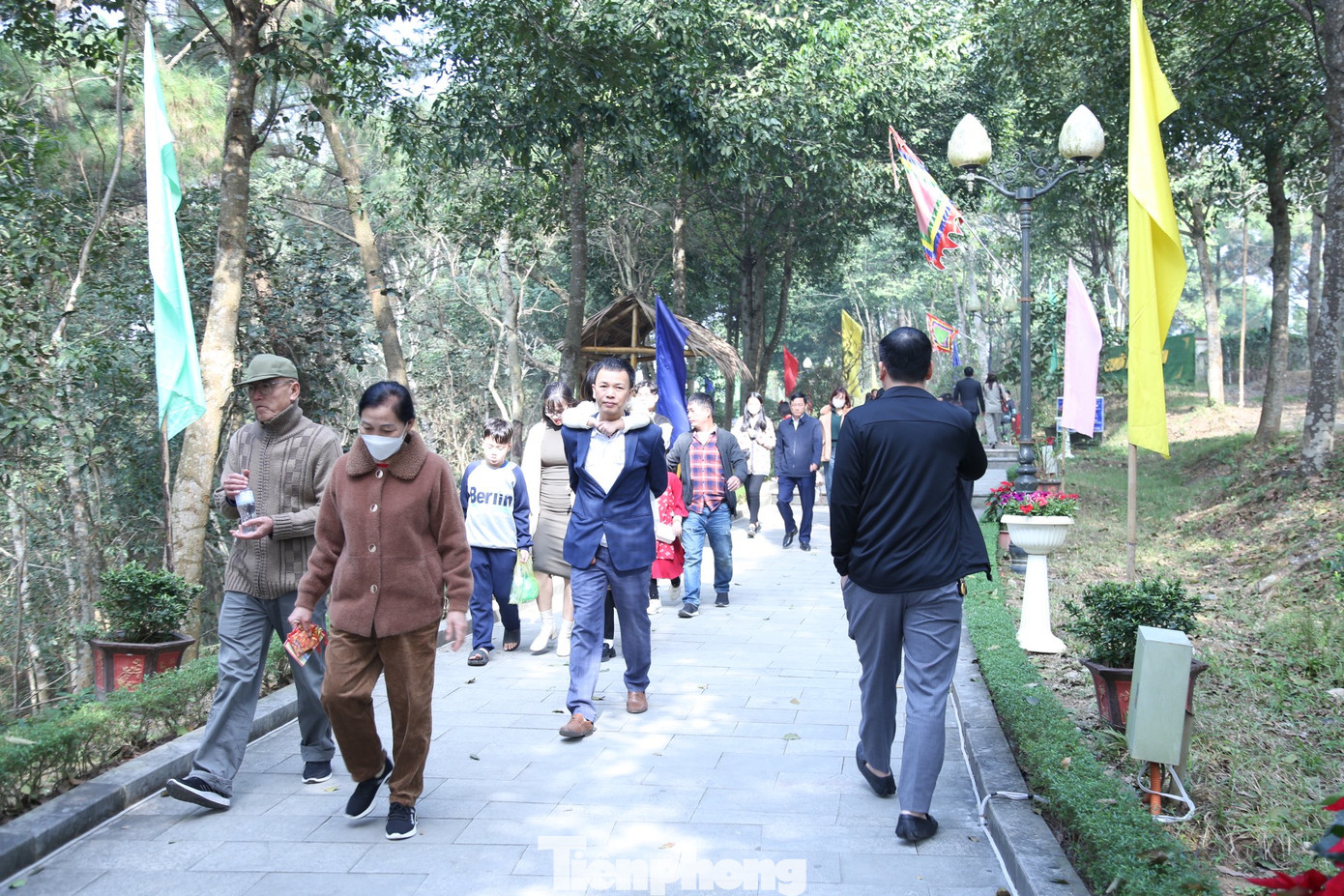 Dịp đầu xuân năm mới hàng năm, đền thờ Hoàng đế Quang Trung là một trong những địa điểm thu hút đông đảo du khách thập phương đi lễ, mong muốn tìm được sự bình an, gạt bỏ đi những muộn phiền, lo âu của năm cũ và cầu mong những may mắn, sức khỏe, hạnh phúc trong năm mới.