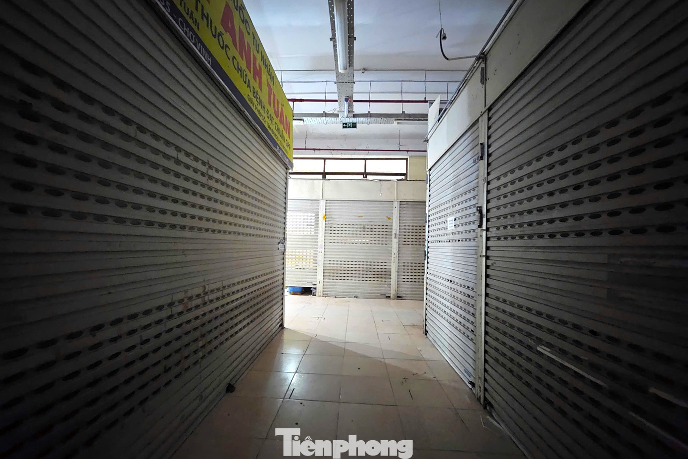 Các ki-ốt "cửa đóng then cài"