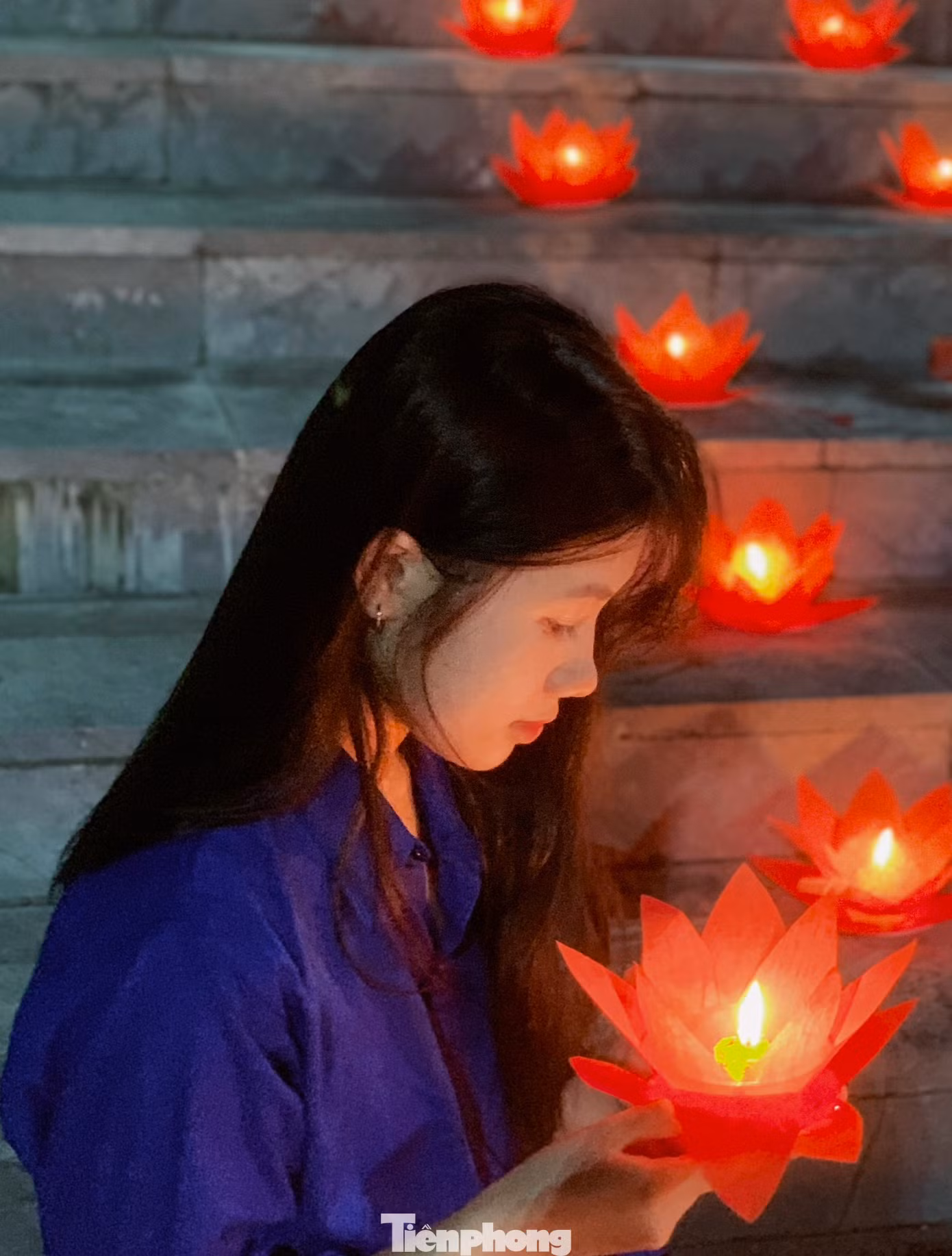 Mỗi ngọn nến thắp lên là một lời tri ân với các anh hùng, liệt sĩ