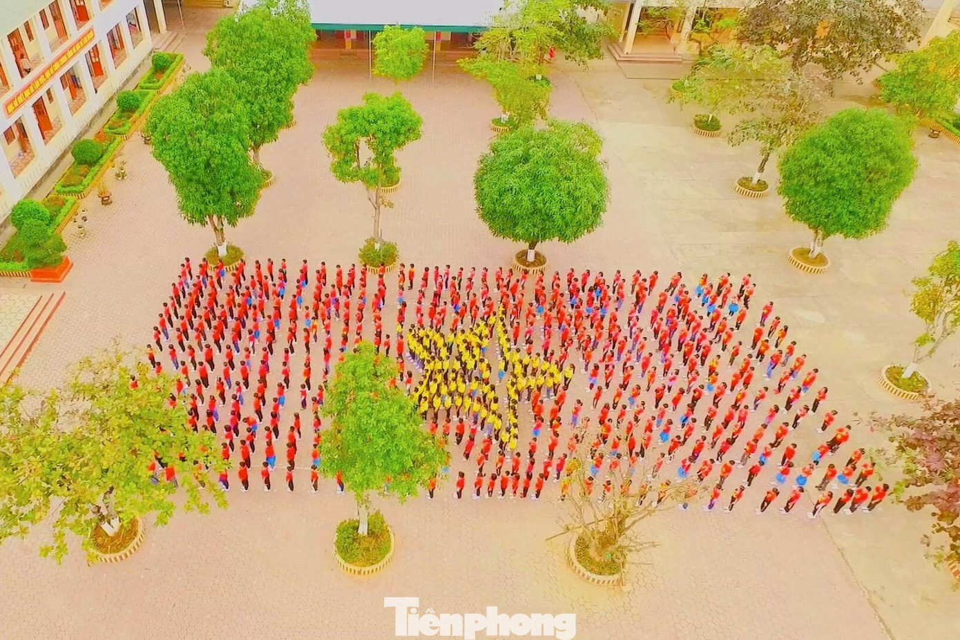 Hình ảnh lá cờ đỏ sao vàng.