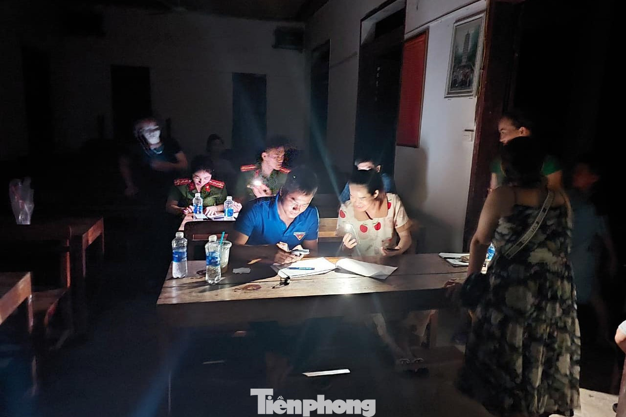 Dù còn gặp nhiều khó khăn, nhưng các lực lượng vẫn quyết tâm đẩy nhanh tiến độ hoàn thành, tạo điều kiện thuận lợi cho người dân khi tham gia thực hiện các thủ tục hành chính trên Cổng dịch vụ công quốc gia, thực hiện hiệu quả các nhiệm vụ theo Đề án 06 của Chính phủ, đẩy nhanh tiến trình chuyển đổi số.