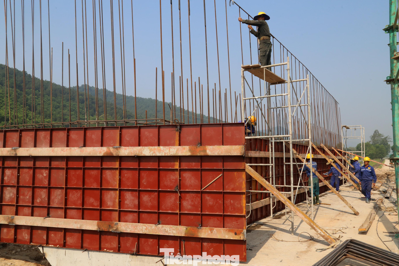 Thi công hầm chui dân sinh tại xã Diễn Phú, huyện Diễn Châu