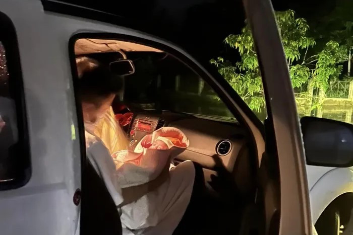 Sản phụ và cháu bé được đưa về Trung tâm y tế huyện Quỳ Châu để tiếp tục theo dõi. Sản phụ và cháu bé được đưa về Trung tâm y tế huyện Quỳ Châu để tiếp tục theo dõi.