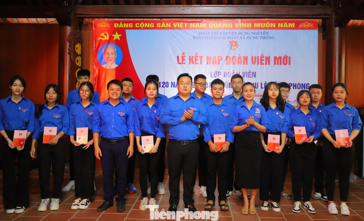 Đây đều là những đội viên ưu tú, có phẩm chất, đạo đức tốt, có nhiều cố gắng, nỗ lực trong học tập.