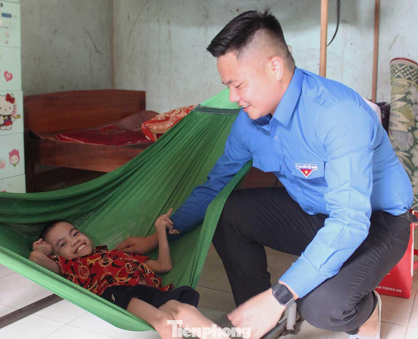 Nụ cười ấm áp của em bé khuyết tật Nụ cười ấm áp của em bé khuyết tật