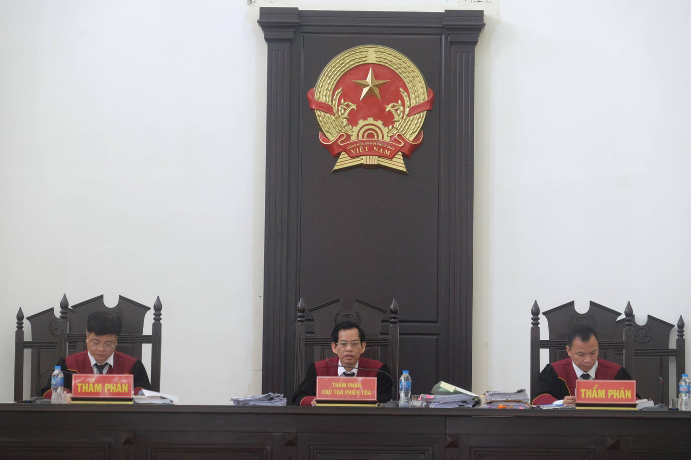 Hội đồng xét xử vụ án.