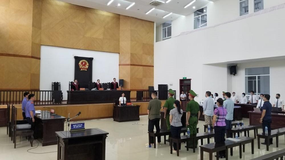 Toàn cảnh phiên tòa phúc thẩm vụ án. Toàn cảnh phiên tòa phúc thẩm vụ án.