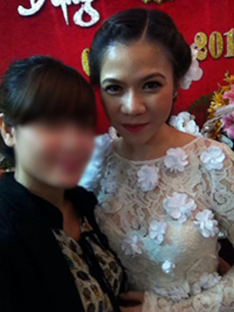 Bức ảnh chụp trong lễ ăn hỏi của Mỹ Dung vào sáng nay, 7-3, được một người bạn của cô chia sẻ trên facebook cá nhân