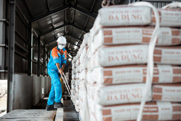 Tổng Công ty xi măng Việt Nam lãi thấp kỷ lục.