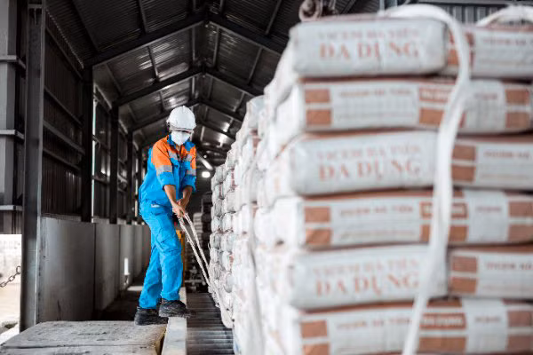 Tổng Công ty xi măng Việt Nam lãi thấp kỷ lục.