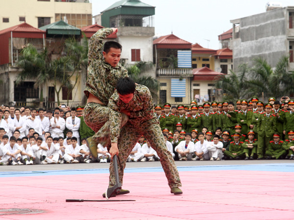 Ra đòn nhanh gọn, chính xác và bất ngờ
