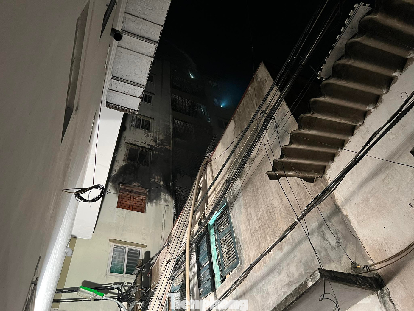 Chung cư mini cao 9 tầng với hơn 40 phòng. Chung cư mini cao 9 tầng với hơn 40 phòng.