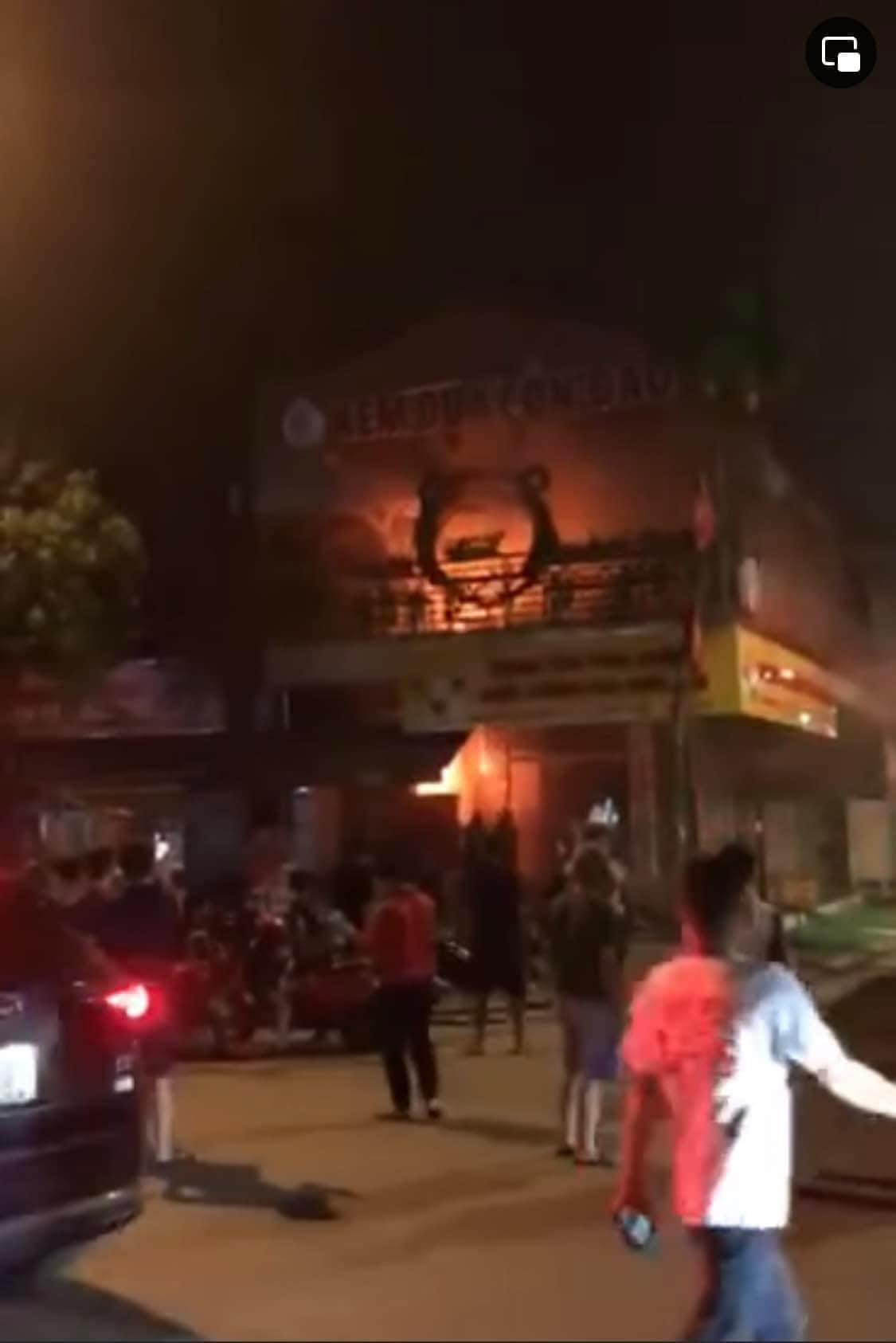 Lực lượng chức năng chữa cháy. Lực lượng chức năng chữa cháy.