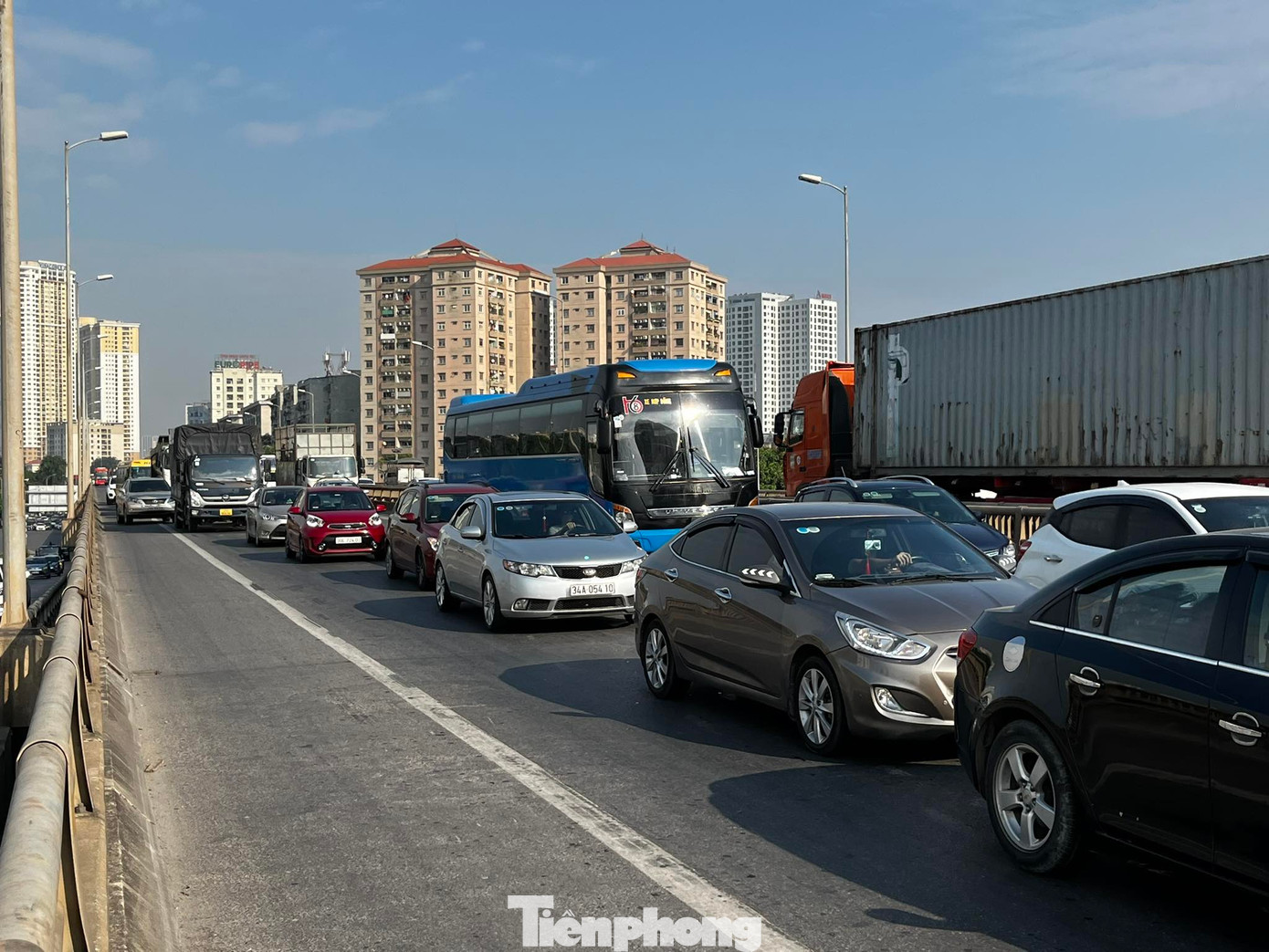 Hướng từ trung tâm thành phố đi cầu Thanh Trì, cao tốc Pháp Vân - Cầu Giẽ.