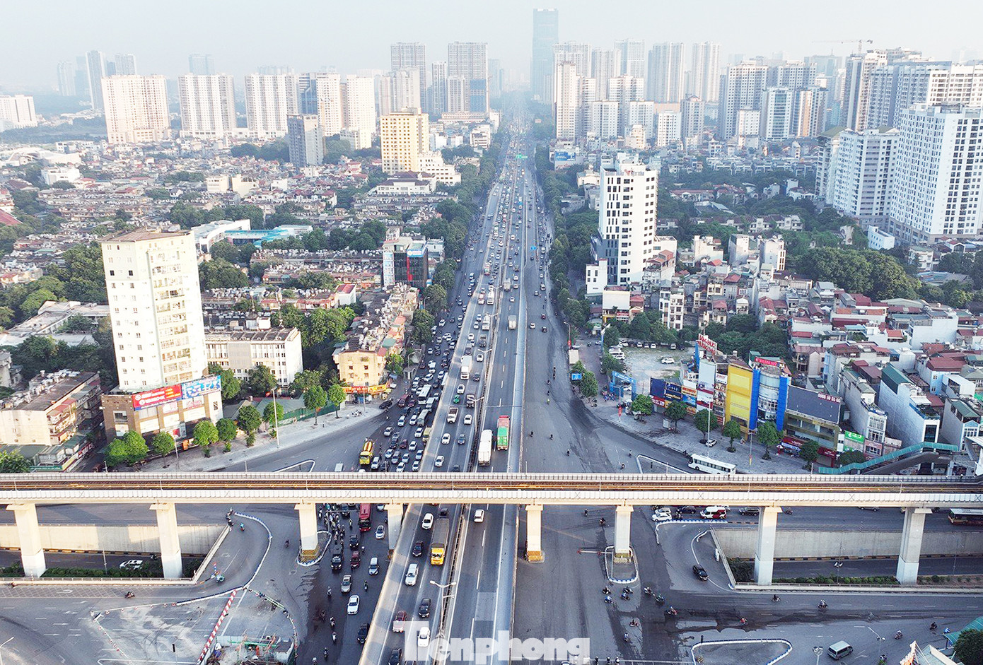 Sáng 1/9, ngày đầu tiên kỳ nghỉ lễ Quốc khánh 2/9, lưu lượng phương tiện trên đường Vành đai 3 trên cao tăng rõ rệt.