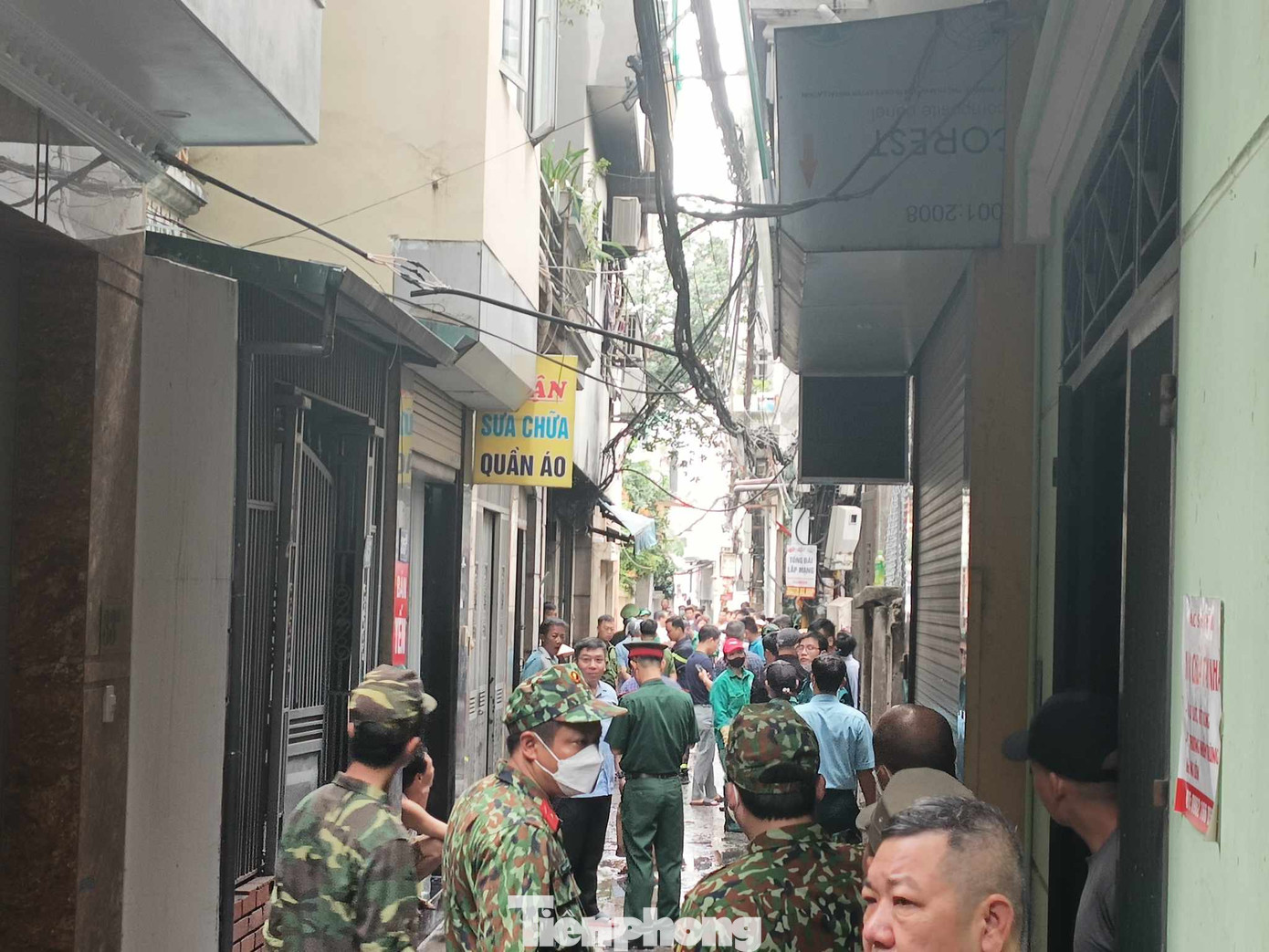 Sau khi xảy ra hoả hoạn, lực lượng chức năng phong toả hiện trường điều tra nguyên nhân vụ việc. Sau khi xảy ra hoả hoạn, lực lượng chức năng phong toả hiện trường điều tra nguyên nhân vụ việc.