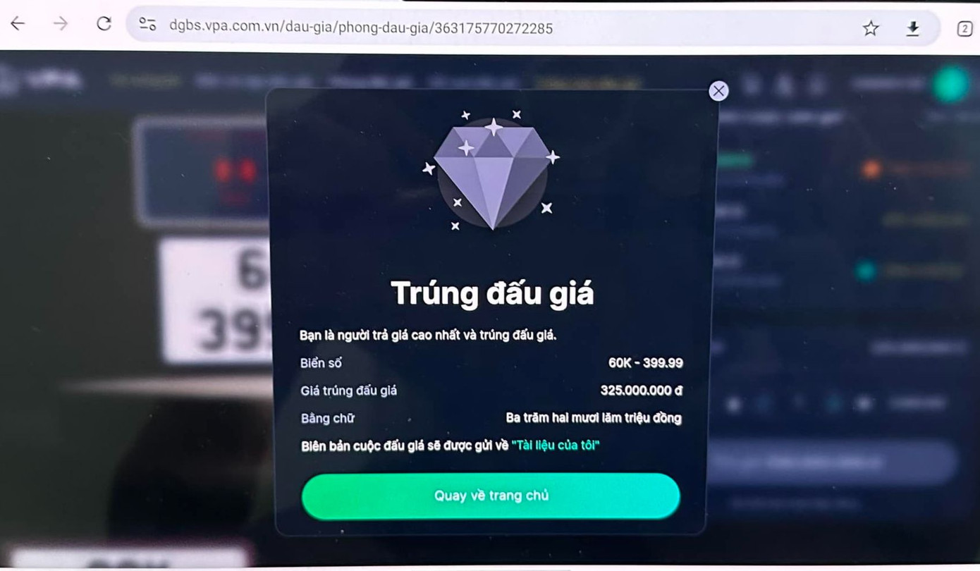 Một biển số trúng đấu giá 325 triệu đồng được người tham gia đấu giá chia sẻ.