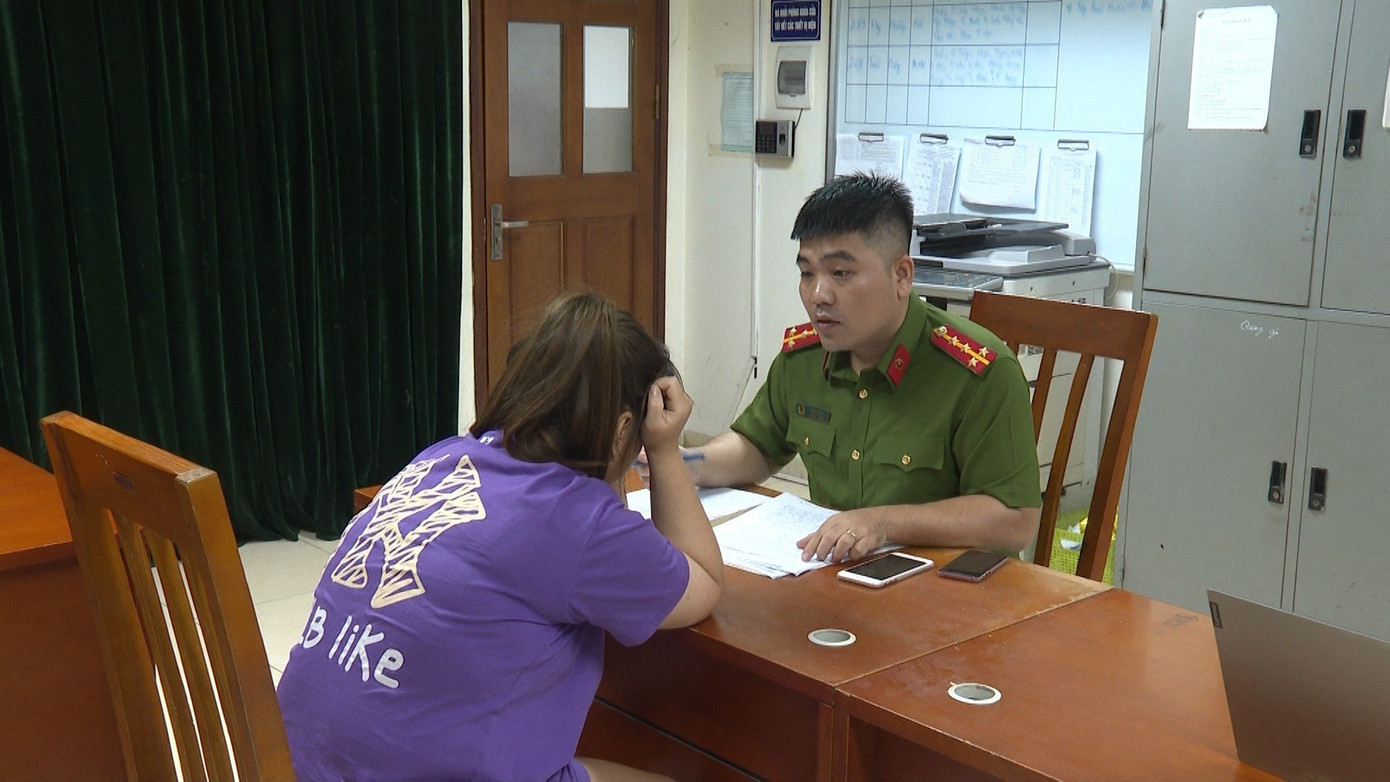 Cơ quan công an làm việc với chị T. Cơ quan công an làm việc với chị T.