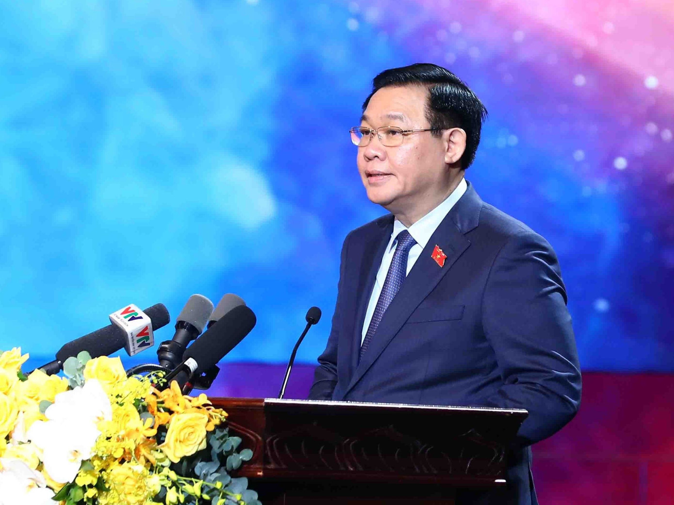 Chủ tịch Quốc hội Vương Đình Huệ phát biểu tại chương trình.