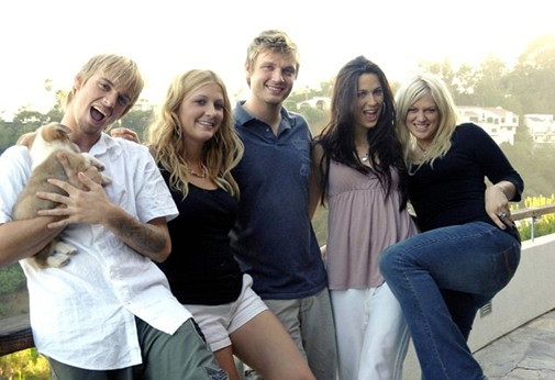 Leslie Carter ngoài cùng bên phải. Leslie Carter ngoài cùng bên phải