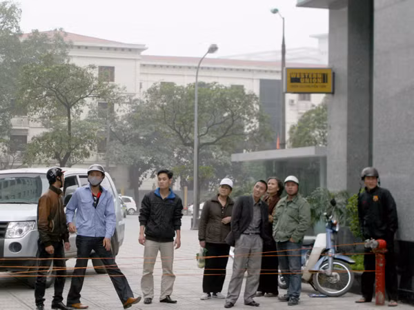 Người dân lo lắng sợ sập nhà