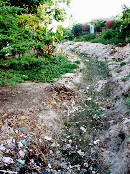 Đoạn mương này sau cải tạo vẫn... ngập, ô nhiễm