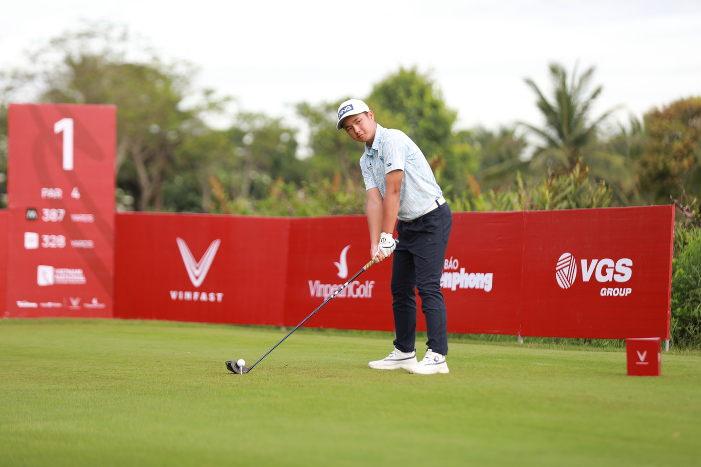 Golfer Nguyễn Anh Minh giữ phong độ ổn định với 70 gậy trong ngày thi đấu đầu tiên Giải Vô địch Golf Quốc gia năm 2023 - Cúp VinFast. Golfer Nguyễn Anh Minh giữ phong độ ổn định với 70 gậy trong ngày thi đấu đầu tiên Giải Vô địch Golf Quốc gia năm 2023 - Cúp VinFast.