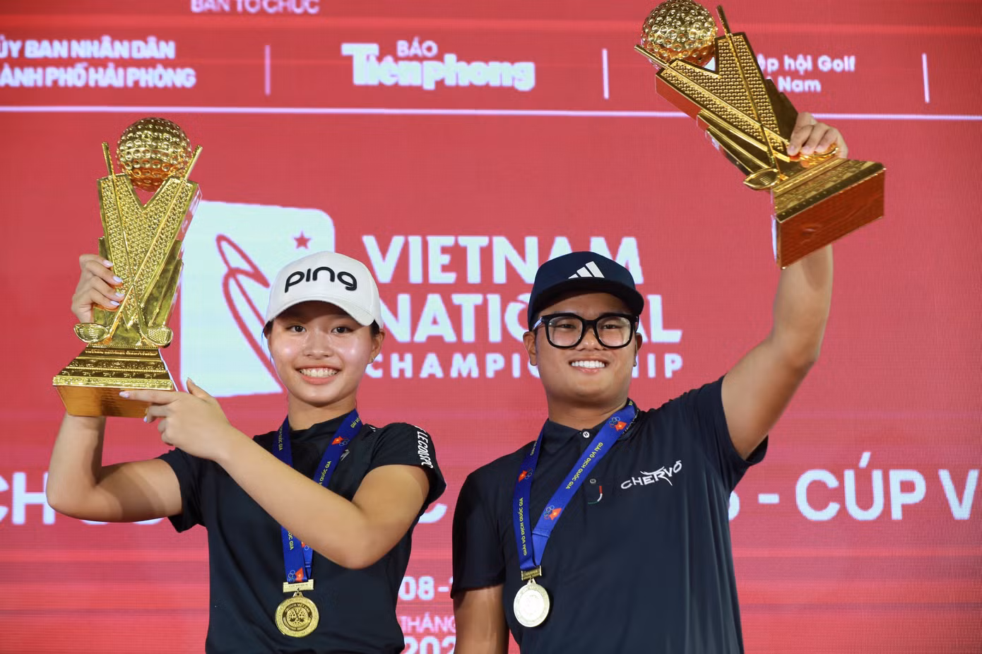 Quán quân năm thứ 18 Giải Vô địch Golf Quốc gia năm 2023 - Cúp VinFast thuộc về Nguyễn Nhất Long ở bảng nam và Lê Chúc An ở bảng nữ.