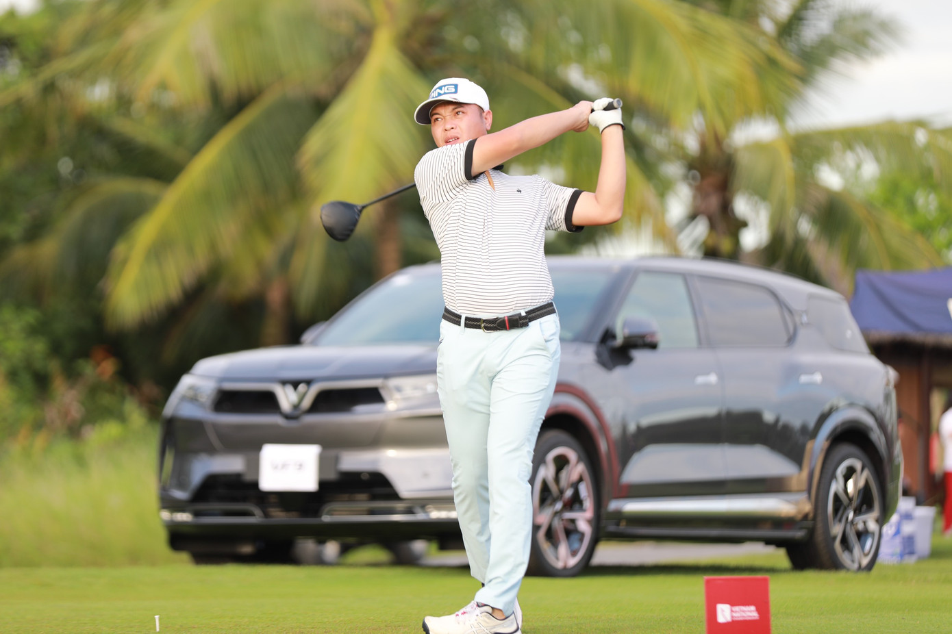 Golfer Nguyễn Nhất Long độc chiếm ngôi đầu sau ngày thi đấu thứ hai ảnh 15 Golfer Nguyễn Nhất Long độc chiếm ngôi đầu sau ngày thi đấu thứ hai ảnh 15