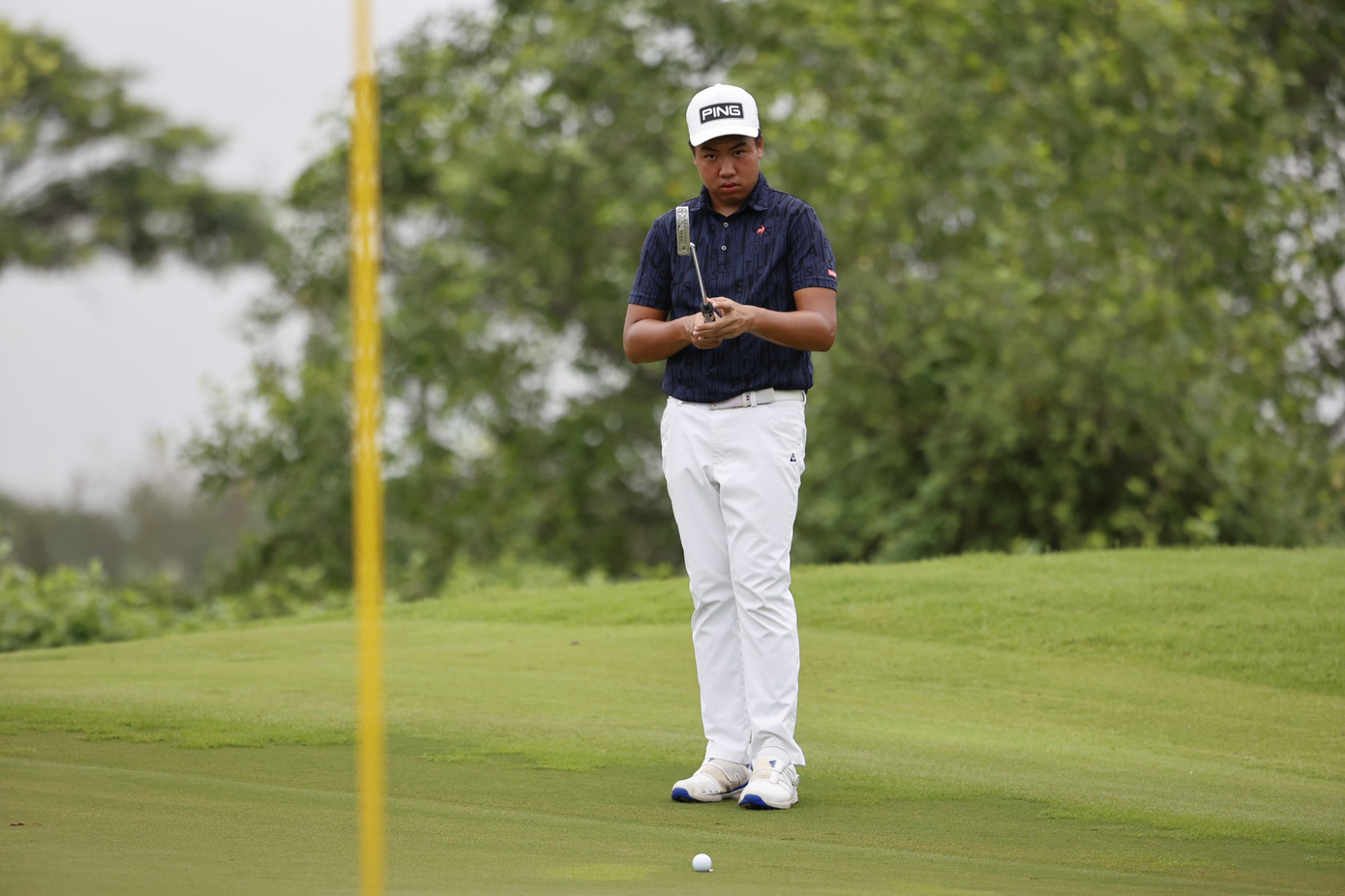 Kỹ thuật gạt bóng golf hay còn gọi là putting golf là một trong những kỹ thuật quan trọng bậc nhất trong golf, đây chính là công đoạn cuối cùng để đưa bóng vào lỗ.