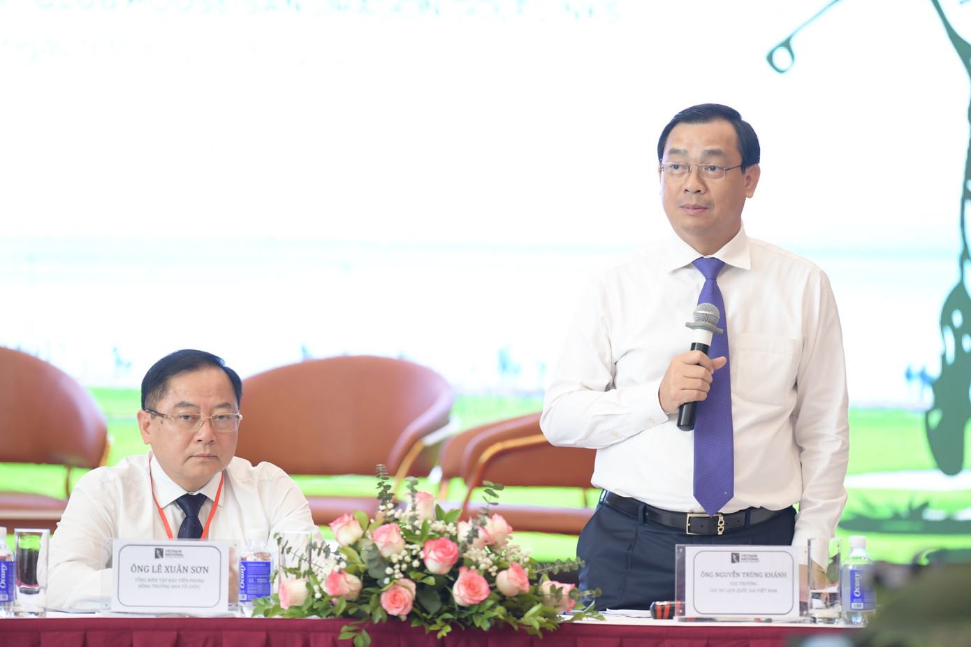 Ông Nguyễn Trùng Khánh - Cục trưởng Cục Du lịch Quốc gia Việt Nam trao đổi tại hội thảo. Ông Nguyễn Trùng Khánh - Cục trưởng Cục Du lịch Quốc gia Việt Nam trao đổi tại hội thảo.