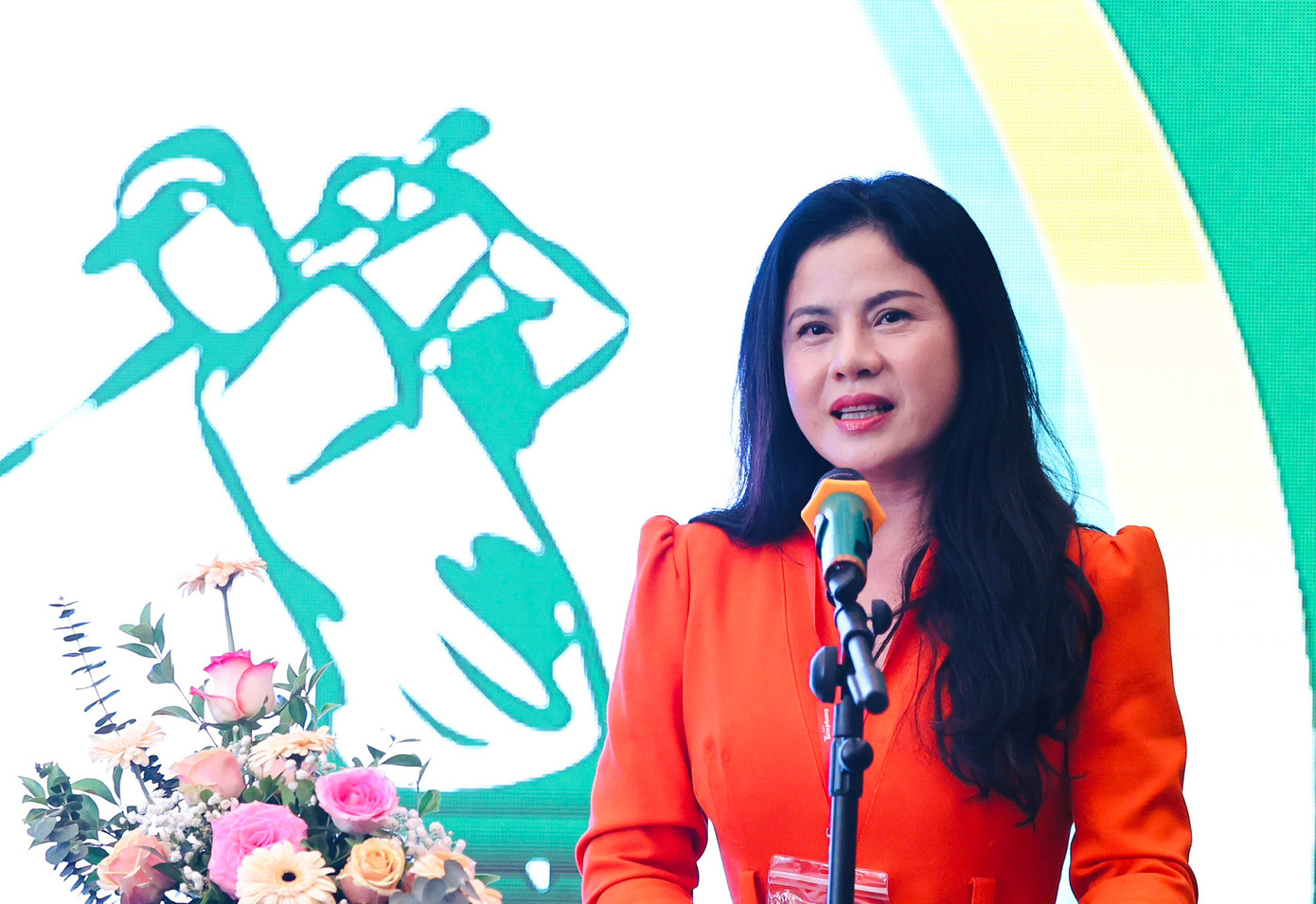 Bà Trần Thị Hoàng Mai - Giám đốc Sở Văn hóa và Thể thao TP Hải Phòng. Bà Trần Thị Hoàng Mai - Giám đốc Sở Văn hóa và Thể thao TP Hải Phòng.