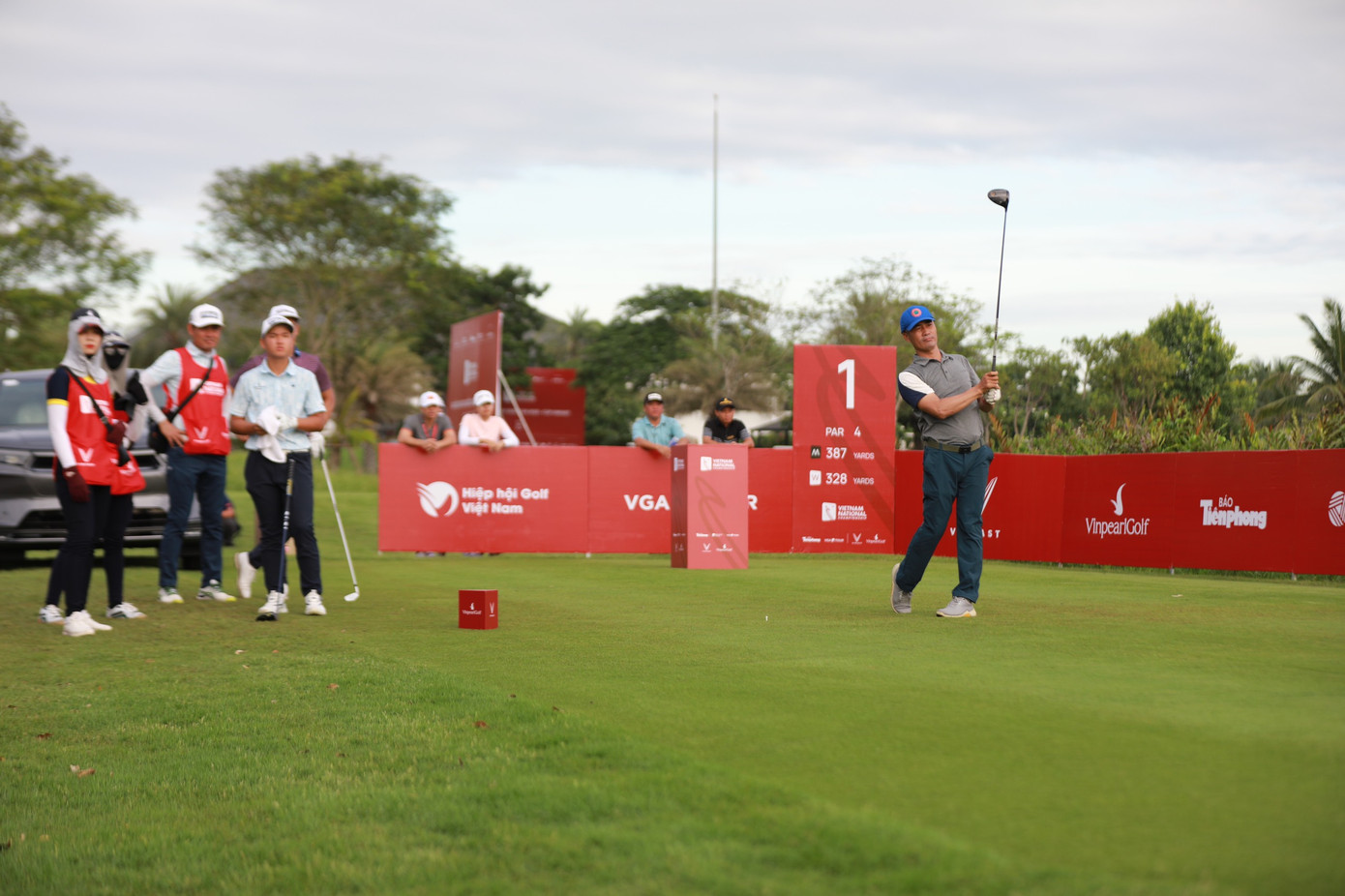 Golfer Nguyễn Nhất Long độc chiếm ngôi đầu sau ngày thi đấu thứ hai ảnh 21 Golfer Nguyễn Nhất Long độc chiếm ngôi đầu sau ngày thi đấu thứ hai ảnh 21