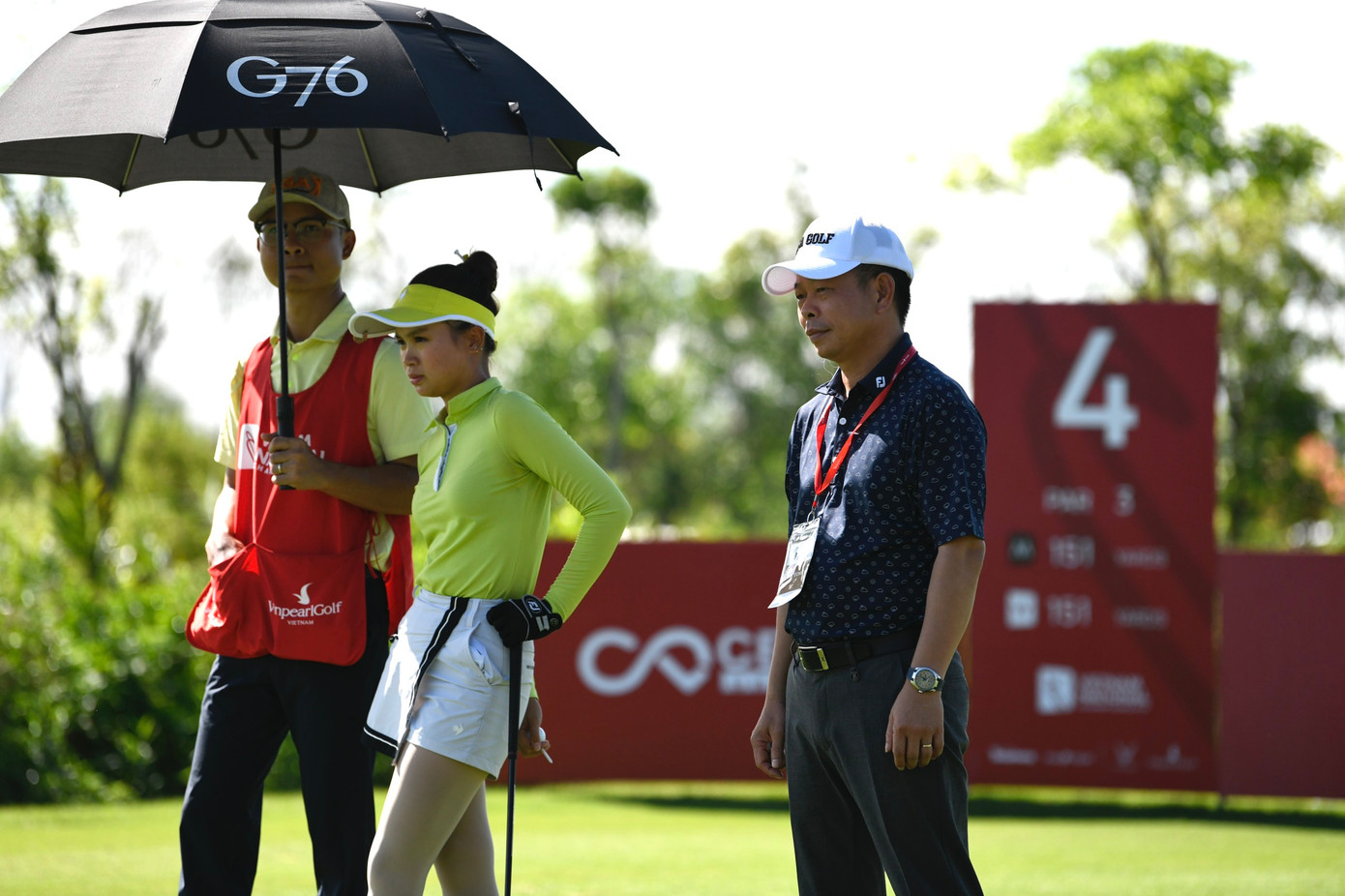 Nhà báo Phùng Công Sưởng - Phó trưởng Ban thường trực Ban Tổ chức động viên golfer dự Giải Vô địch Golf Quốc gia năm 2023 - Cúp VinFast. Nhà báo Phùng Công Sưởng - Phó trưởng Ban thường trực Ban Tổ chức động viên golfer dự Giải Vô địch Golf Quốc gia năm 2023 - Cúp VinFast.