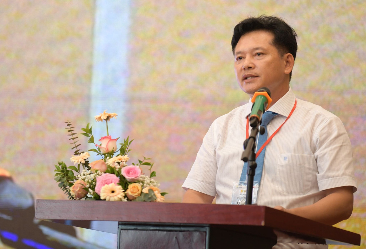 ông Nguyễn Đức Bảy - Phòng thương mại khách hàng Vietnam Airlines. ông Nguyễn Đức Bảy - Phòng thương mại khách hàng Vietnam Airlines.