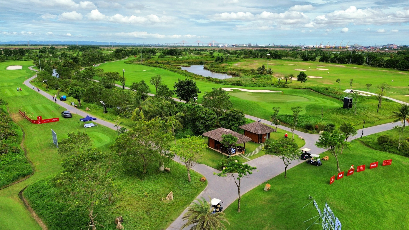 Golfer Nguyễn Nhất Long độc chiếm ngôi đầu sau ngày thi đấu thứ hai ảnh 7 Golfer Nguyễn Nhất Long độc chiếm ngôi đầu sau ngày thi đấu thứ hai ảnh 7