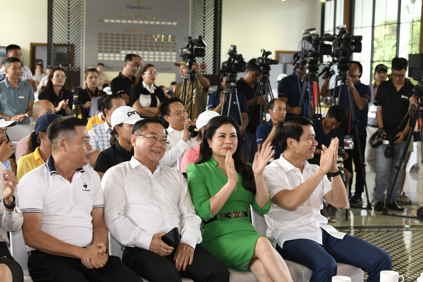 Trao cúp Vô địch Golf Quốc gia năm 2023 - Cúp VinFast ảnh 15 Trao cúp Vô địch Golf Quốc gia năm 2023 - Cúp VinFast ảnh 15