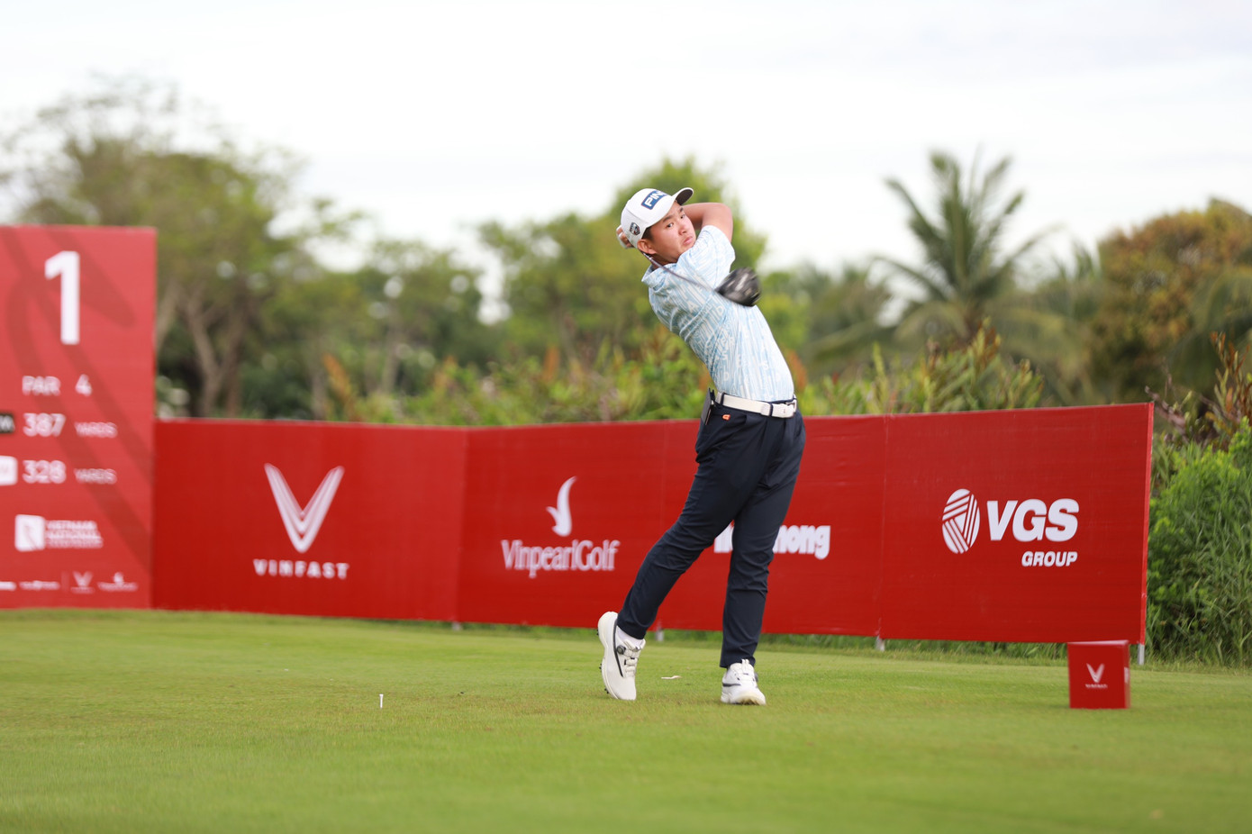 Golfer Nguyễn Nhất Long độc chiếm ngôi đầu sau ngày thi đấu thứ hai ảnh 25 Golfer Nguyễn Nhất Long độc chiếm ngôi đầu sau ngày thi đấu thứ hai ảnh 25