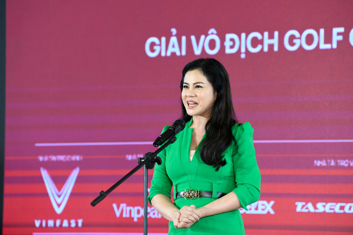 Bà Trần Thị Hoàng Mai - Giám đốc Sở Văn hóa và Thể thao, đồng Trưởng ban Tổ chức Giải Vô địch Golf Quốc gia năm 2023 – Cúp VinFast. Bà Trần Thị Hoàng Mai - Giám đốc Sở Văn hóa và Thể thao, đồng Trưởng ban Tổ chức Giải Vô địch Golf Quốc gia năm 2023 – Cúp VinFast.