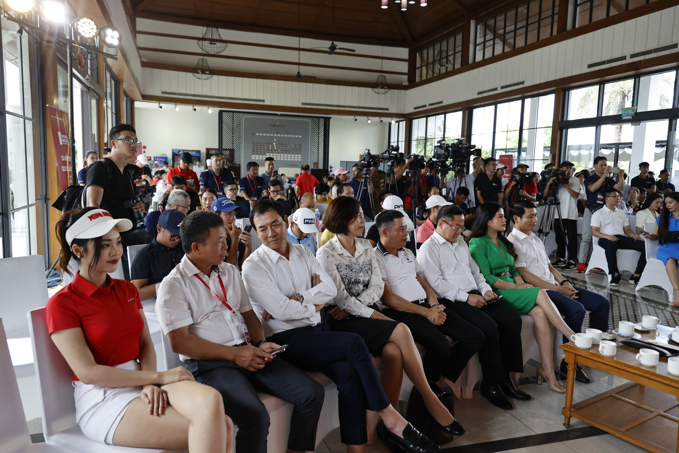 Trao cúp Vô địch Golf Quốc gia năm 2023 - Cúp VinFast ảnh 16 Trao cúp Vô địch Golf Quốc gia năm 2023 - Cúp VinFast ảnh 16