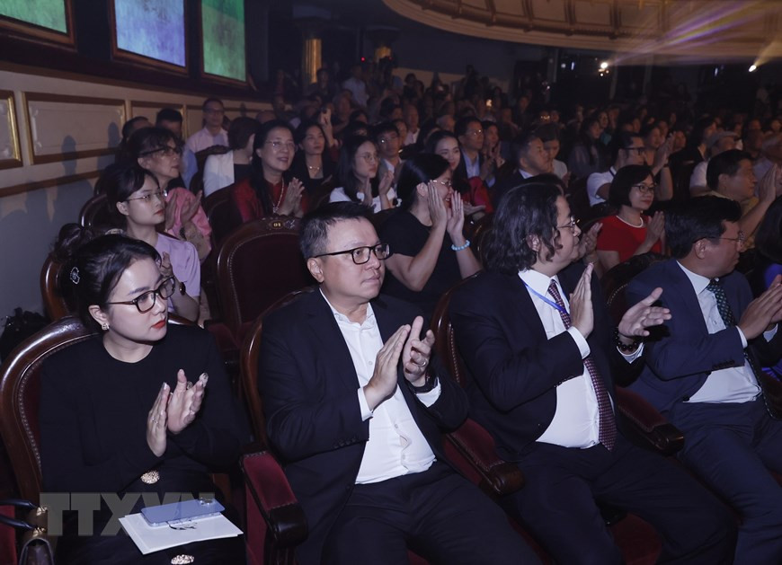 Chương trình nghệ thuật kỷ niệm 100 năm ngày sinh Nhạc sỹ Văn Cao ảnh 8 Chương trình nghệ thuật kỷ niệm 100 năm ngày sinh Nhạc sỹ Văn Cao ảnh 8