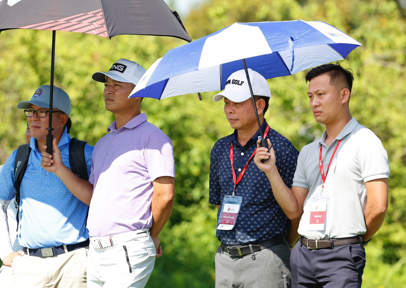 Nhà báo Phùng Công Sưởng - Phó trưởng Ban thường trực Ban Tổ chức động viên golfer dự Giải Vô địch Golf Quốc gia năm 2023 - Cúp VinFast. Nhà báo Phùng Công Sưởng - Phó trưởng Ban thường trực Ban Tổ chức động viên golfer dự Giải Vô địch Golf Quốc gia năm 2023 - Cúp VinFast.