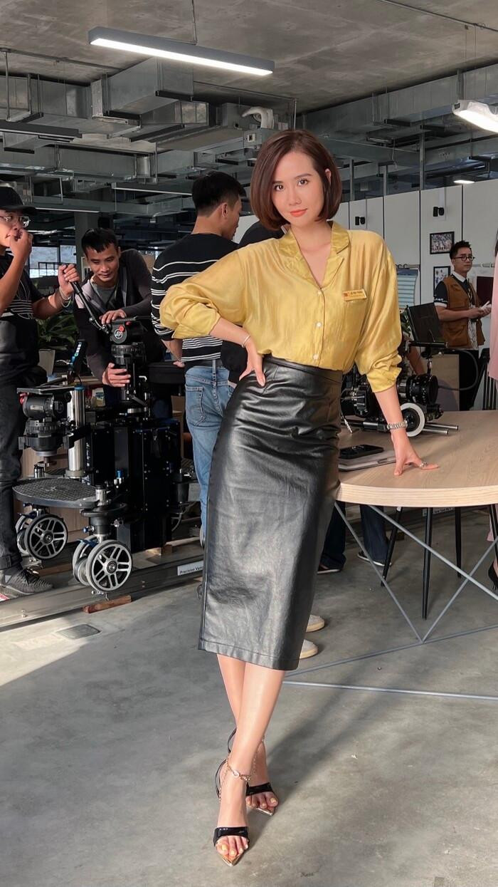 Ngoài đời là nữ CEO thành công nên cô vào vai chị sếp trong phim gần như không khó khăn gì.