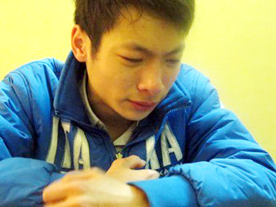 Thắng khóc nức nở tại cơ quan công an